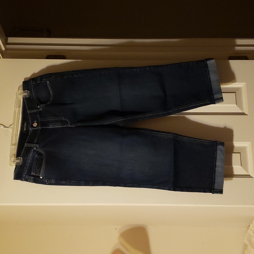 EUC WHBM Blanc Blue Cropped Jeans Size 8